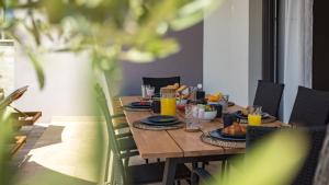 Villa Leonardo by Villas Holiday