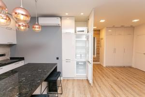 Petrovdom Apartments 17-190 in RC New York Concept House, Antonovycha 74