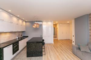 Petrovdom Apartments 17-190 in RC New York Concept House, Antonovycha 74