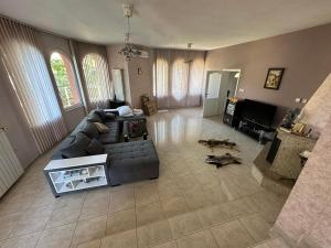 Славина къща