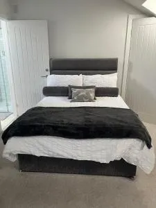 The Apartment Cold Comfort Farm - 萨顿切尼