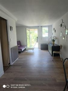 Maisons de vacances gite en rez de jardin lumineux : photos des chambres