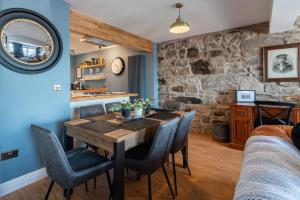 Shorefront Apartment - Sea View with 3 Bedrooms