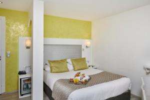 Hotels Best Western Plus Hotel Carlton Annecy : Chambre Lit Queen-Size Exécutive avec Balcon - Non-Fumeurs