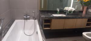 Cozy Apartment with Jacuzzi and Sauna at 188 Suites Klcc