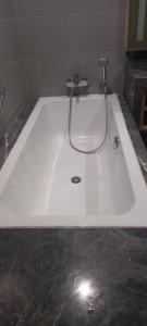 Cozy Apartment with Jacuzzi and Sauna at 188 Suites Klcc