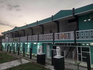 Penginapan Lamban Queens Kamar Double Bed Standar Room