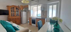House Lucija with berth in Murter