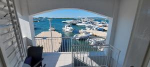 House Lucija with berth in Murter