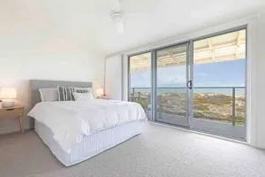 THE SHORE- Absolute beachfront holiday house - Adelaide