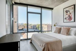 Lakeview 1br w gym grills nr lakefront trail CHI-983