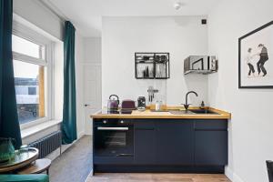 Cosy Modern Apartment With Free Parking