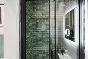 Cosy Modern Apartment With Free Parking