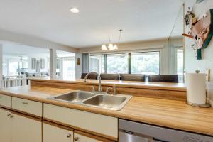 Community Pool Lakefront Osage Beach Condo!