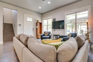 Modern Home < 1 Mi to Dwtn San Antonio & Riverwalk