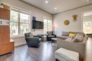 Modern Home < 1 Mi to Dwtn San Antonio & Riverwalk