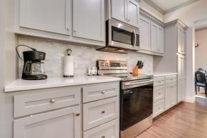 Modern Home < 1 Mi to Dwtn San Antonio & Riverwalk