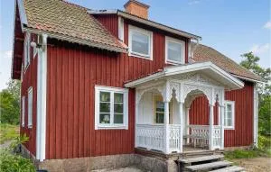 4 Bedroom Beautiful Home In Vimmerby - Hjorted
