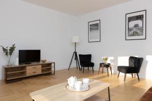 Ursus Spacious Two-bedroom Apartment by Renters