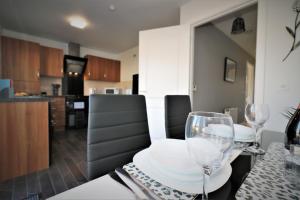 Signature - Whistleberry House
