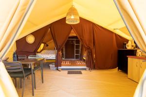 Campings Tente Lodge Calme, Nature, Piscine : photos des chambres