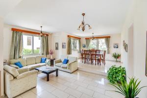 Villa Arkadia by Ezoria Villas