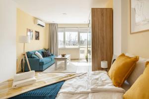 Central located 1BDR peaceful apt Fast Wi-fi