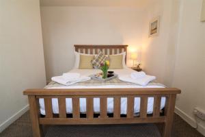 Signature - Gordon House