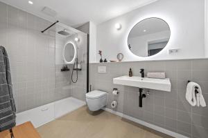 De ole School Ferienapartments Hohwacht Medium-Apartment 01 , Huus Stranden