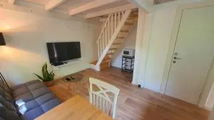 פינה בגינה - 赛德内赫姆亚