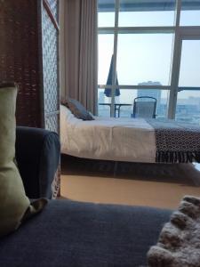 Studio in the heart of Sports City -great view & amenities!