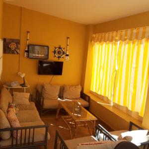 Casa a pie de playa, con patio. Zona Miramar.