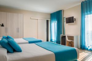 Quadruple Room (4 Adults) room in ALEGRIA Maripins