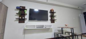 Dracarys Place 2 Condo with Balcony Unlimited Wifi LapuLapu City view
