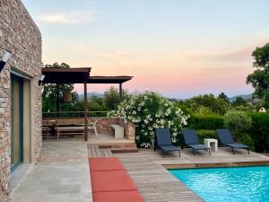 Villas Villa Terra Vecchia, 6 ou 12 personnes, vue imprenable, piscine chauffee : Villa avec Piscine Privée