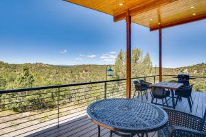 Newly Built, Modern Alton Cabin on 4 Acres!