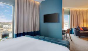 Junior Suite room in Hilton Bournemouth