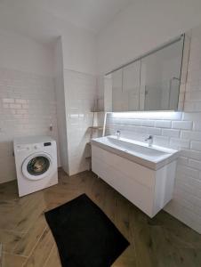 Big CityApartment 19