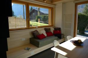 Chalets Chalet*** au pied d'une prairie face a la montagne : photos des chambres