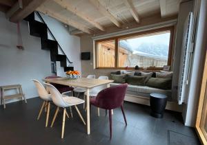 Chalets Chalet*** au pied d'une prairie face a la montagne : photos des chambres