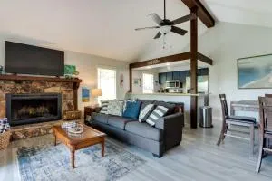 Hot Tub and Deck Margaritaville Resort Retreat! - Osage Beach