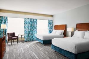 Queen Room with Two Queen Beds and Accessible Tub - Mobility Access room in Hilton Garden Inn Dallas Richardson