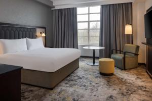 King Deluxe Room with Castle View room in Hilton Cardiff