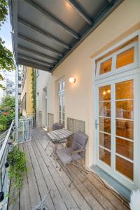 Central Vienna Apartment with Garden View