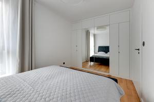 FRONT PARK apartments by Staywin