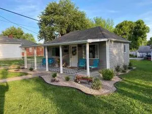 Newly Remodeled 2 BR Private Home w/ King Bed - Clinton