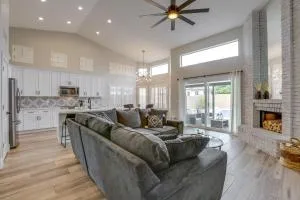 Heated Pool, 2 Mi to Dtwn Central Peoria Home! - 森城