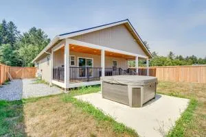 Westport Vacation Rental with Private Hot Tub! - Tokeland