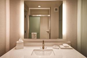 King Studio Suite - Non-Smoking room in Home2 Suites By Hilton San Francisco Airport North