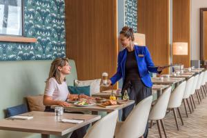 Hotels Hilton Evian Les Bains : photos des chambres